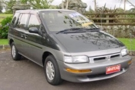 Nissan Prairie II (M11)