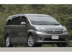Toyota Isis Facelift