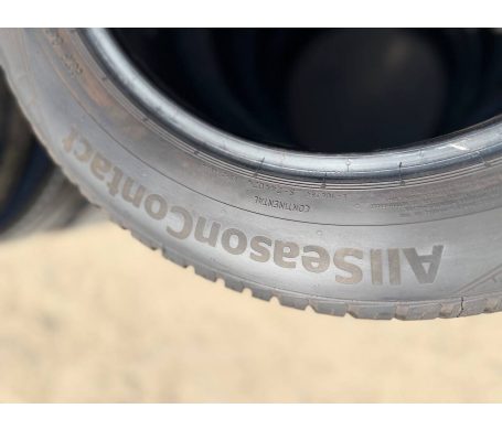 Continental AllSeasonContact 215/55 R16