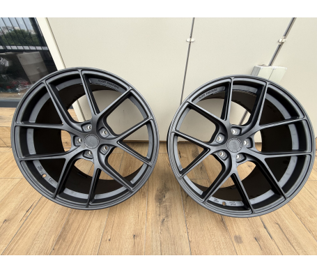 Japan racing SL01 R20 W8.5 PCD 5/114.3 DIA74.1 ET38