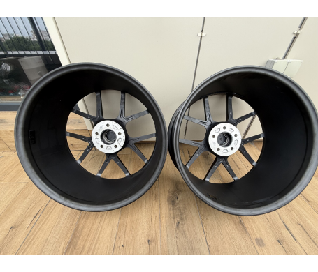 Japan racing SL01 R20 W8.5 PCD 5/114.3 DIA74.1 ET38