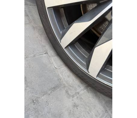 Kumho Majesty 9 Solus TA91 245/40 R18 97W