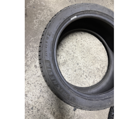 Michelin Pilot Alpin 5 225/45 R18 95H