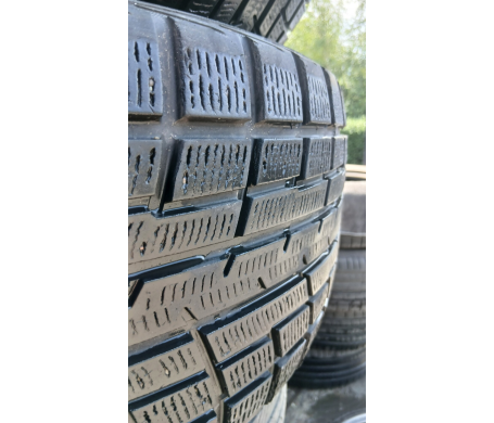 Yokohama IceGUARD iG60A 235/55 R17 99T