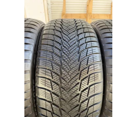Bridgestone Blizzak LM005 255/50 R20