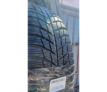 Bridgestone Blizzak LM001 215/65 R17 99H