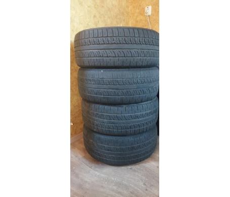 Pirelli Carrier 235/45 R19