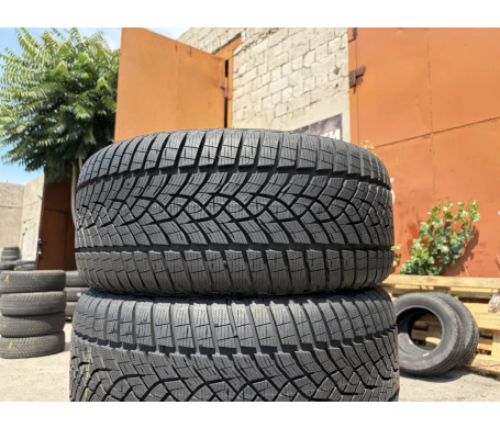 Goodyear UltraGrip 8 Performance 245/40 R18