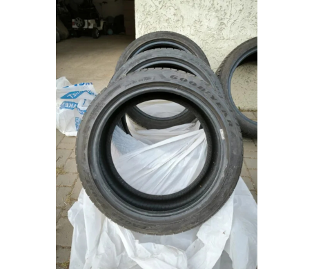 Goodyear Cargo Marathon 235/40 R18