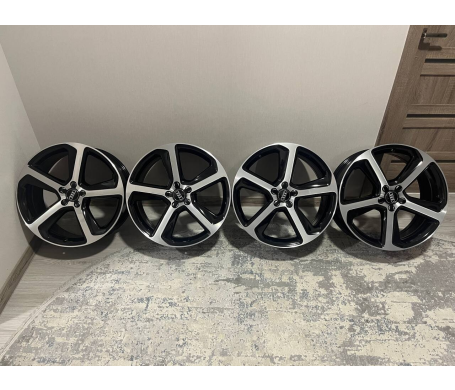 Audi oem R20 W8.5 PCD 5/112 DIA66.5 ET33