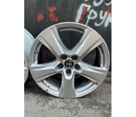 Toyota oem R18 W8 PCD 5/114.3 DIA60.1 ET35