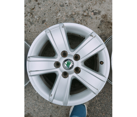 Skoda oem R15 W6 PCD 5/112 DIA57.1 ET50