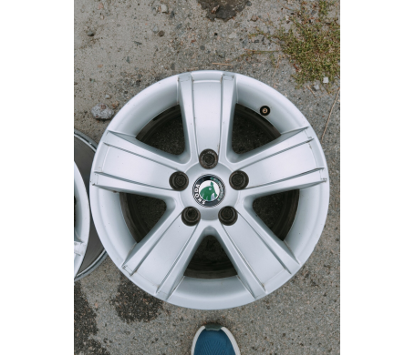 Skoda oem R15 W6 PCD 5/112 DIA57.1 ET50