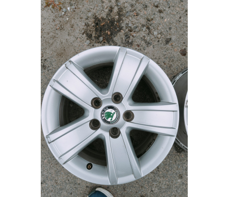 Skoda oem R15 W6 PCD 5/112 DIA57.1 ET50