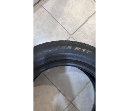 Pirelli Winter Sottozero 205/65 R17