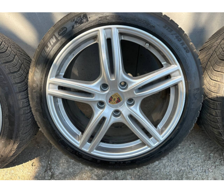 Porsche oem R20 W9.5 PCD 5/130 DIA66.6 ET71