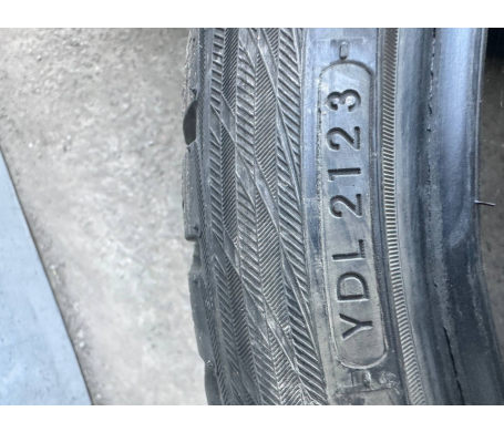 Yokohama BluEarth*Winter V905 295/30 R22 V
