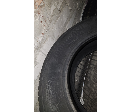Continental UltraContact 215/65 R16 98H