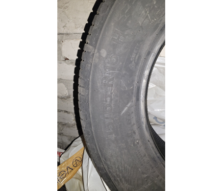Continental UltraContact 215/65 R16 98H