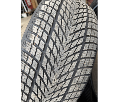 Goodyear UltraGrip Performance 3 245/50 R19