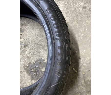 Goodyear UltraGrip 8 Performance 225/45 R18 95V