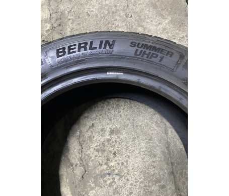 Berlin Summer UHP1 235/55 R18 104W