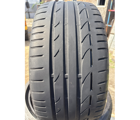 Bridgestone Potenza S001 235/35 R19 87Y