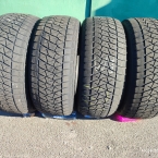 Bridgestone Blizzak DM-V2 275/55 R20