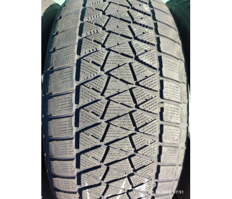 Bridgestone Blizzak DM-V2 275/55 R20