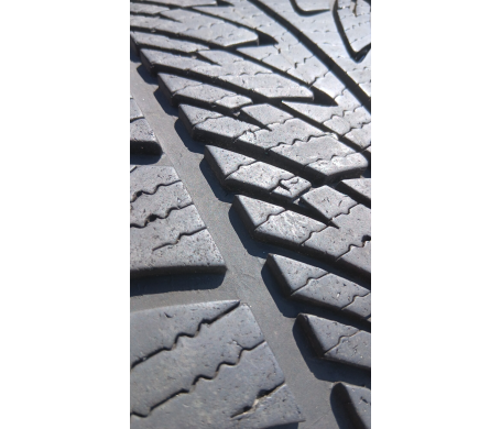 Goodyear UltraGrip 8 Performance 285/45 R20 112V