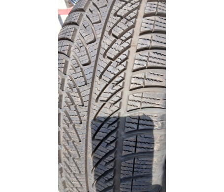 Goodyear UltraGrip 8 Performance 225/60 R16 98H