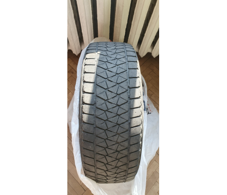 Bridgestone Blizzak DM-V2 215 R16
