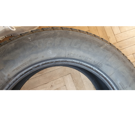 Bridgestone Blizzak DM-V2 215 R16