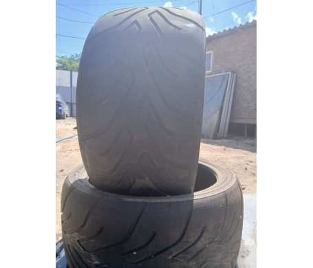 Yokohama Advan A052 285/30 R18 93Y
