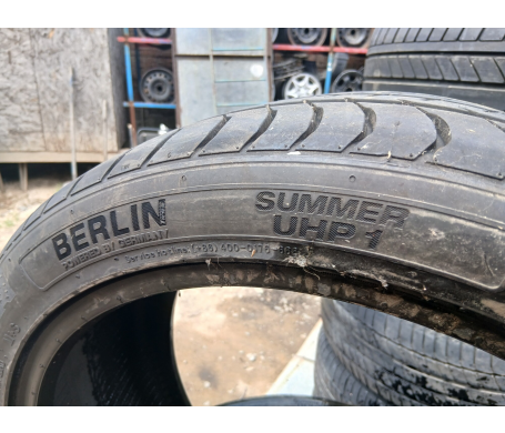 Berlin Summer UHP1 245/40 R20 99Y