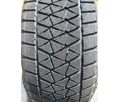 Bridgestone Blizzak DM-V2 235/55 R20 102T