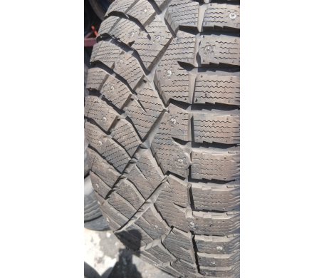 Nitto Therma Spike 215/55 R16 95T