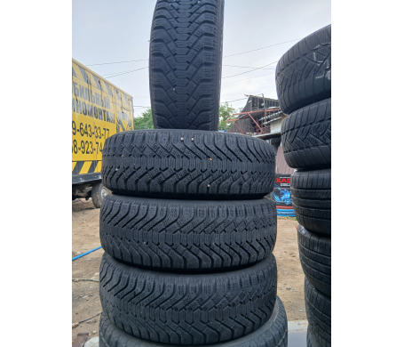 Goodyear UltraGrip 500 225/65 R17 102T