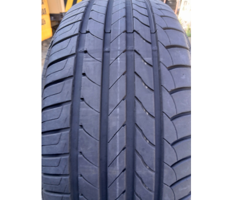 Goodyear EfficientGrip 235/55 R17 99Y